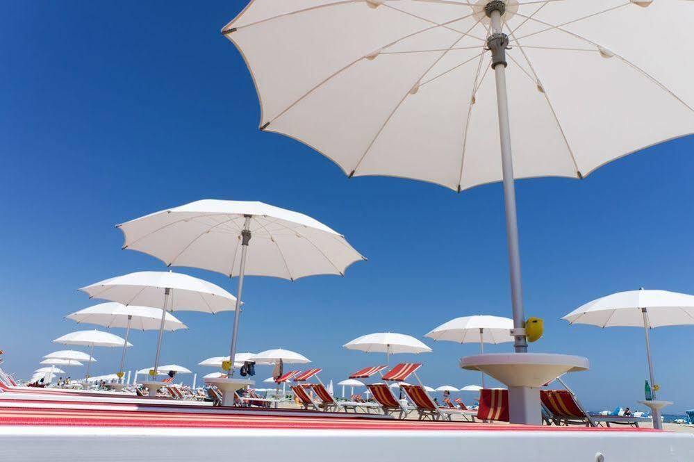 Hotel Hollywood Rimini Esterno foto